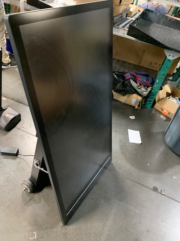 Photo 1 of ***MISSING A CORD***
55'' Outdoor Portable Digital Signage Display, 2000 Nits Brightness, IP65 Waterproof, Android 14 (RK3568S, 4+32G), 60000mAh Battery, App Remote Control, Commercial Advertising Screen