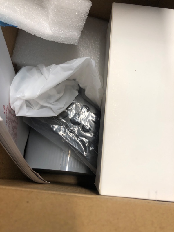 Photo 1 of ?Electric Focus?Magcubic Mini Projector 4K Support, Smart Projector with WiFi 6 and Bluetooth 5.4, 5W Soundbase Speaker, 180° Rotation, Portable Proyector for Home Theater