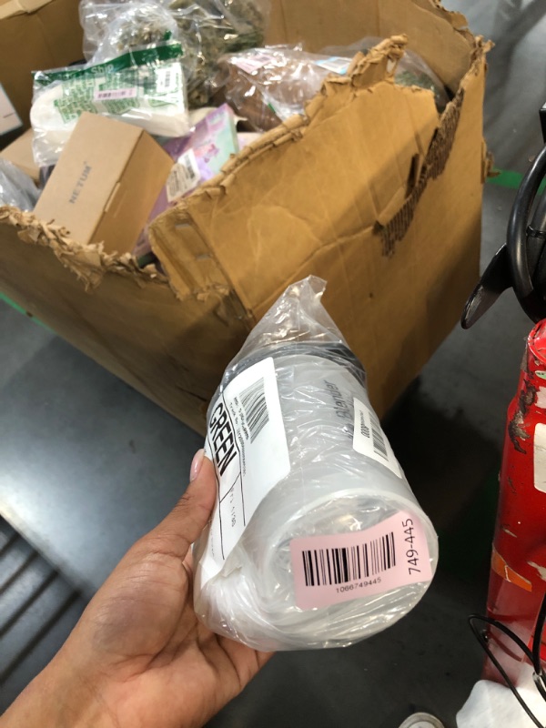 Photo 1 of ***MISSING PARTS***
BlenderBottle Classic V2 Shaker Bottle Perfect for Protein Shakes and Pre Workout, 20-Ounce, Clear/Black