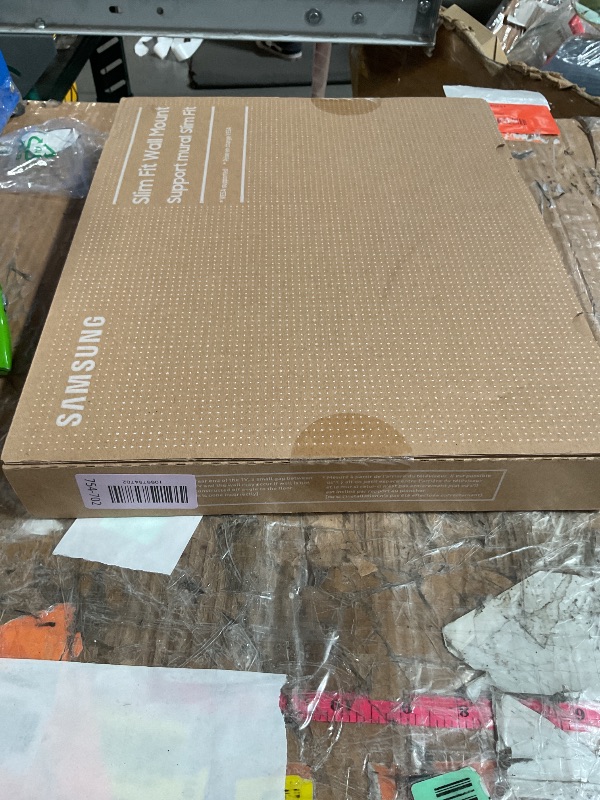Photo 1 of *** Factory sealed Samsung Slim Fit TV Wall Mount, Compatible w/ 43”- 85” Q Series, Crystal UHD Series Televisions, Easy Installation, Blends w/Any Interior, Minimalist Look, WMN-B50EB/ZA, 2022, Black