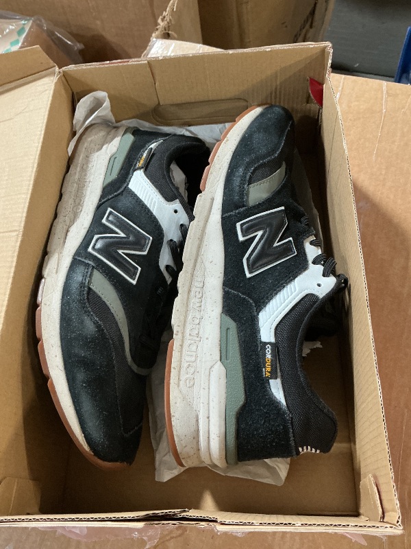 View 4 of * heavily used *
New Balance Men's Fresh Foam X Vongo V6 Running Shoe, Black/White, 10.5 W