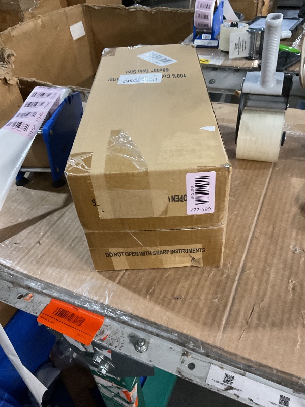 Photo 1 of ******* factory sealed *****/*/ELNIDO QUEEN® Feather Comforter Twin Size, Filled with Feather and Downfiber, All Season White Fluffy Duvet Insert - Luxury Hotel Style Medium Warm Bed Comforter - 100% Cotton Cover, 68x90 inches