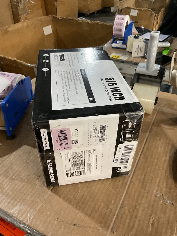 Photo 1 of ***MISSING PARTS***
Amico 5/6 inch 5CCT LED Recessed Lighting 12 Pack, Dimmable, Damp Rated, 12.5W=100W, Can Lights with Baffle Trim, Retrofit Installation, ETL&FCC, White