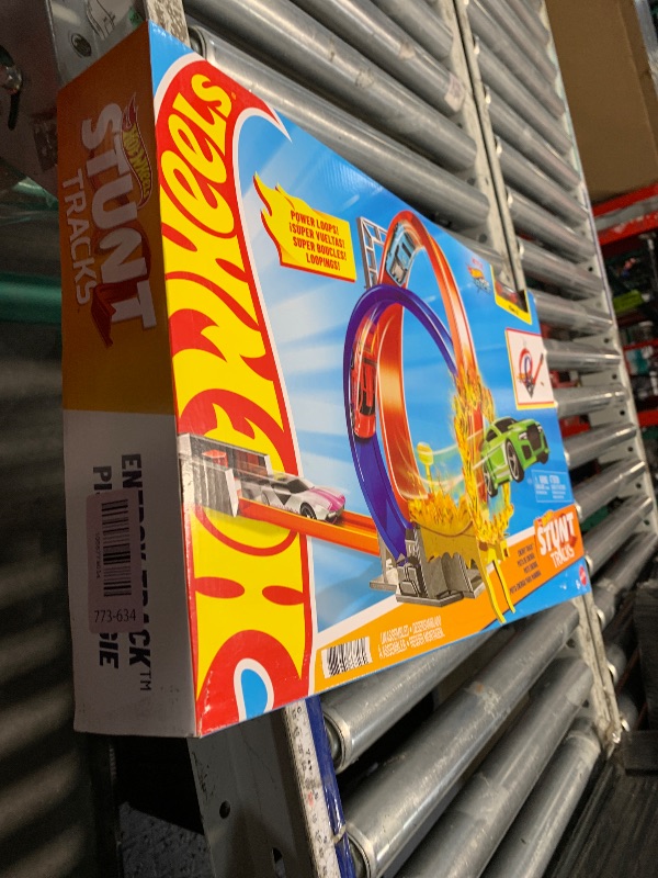 Photo 1 of ***FACTORY SEALED***Hot Wheels Energy Track + 1 Dcc