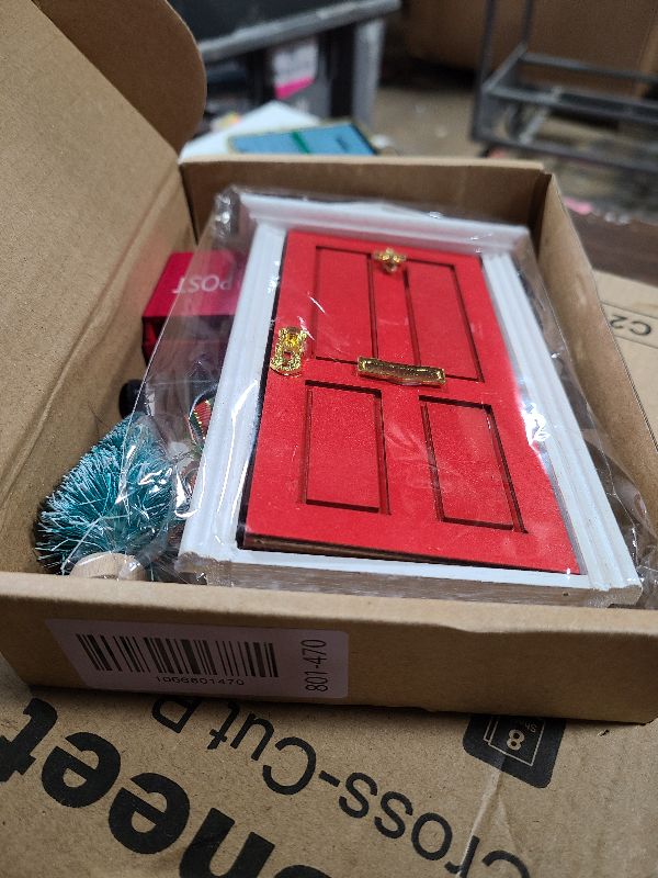Photo 1 of 20 Pcs Christmas Elf Fairy Doors Decorations Enchanted Elf Doors Tiny Outdoor Xmas Decor Wooden Tiny Miniature for Girls Xmas Accessories Fairy Tale(Red)(Red)
