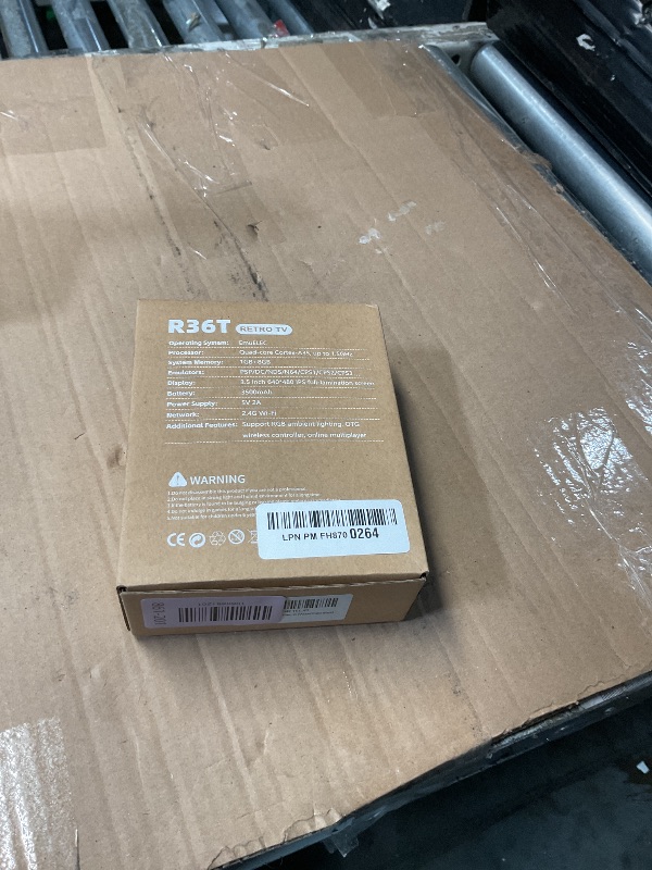 Photo 1 of ***BACK COVER BROKEN***
R36T Retro Handheld Game Console,WiFi Download Multiple Emulators,3.5'' IPS Screen,Retro Gaming Console Support WiFi Networked Fighting and OTG,Video Game Player for Christmas(Wood Grain Black)