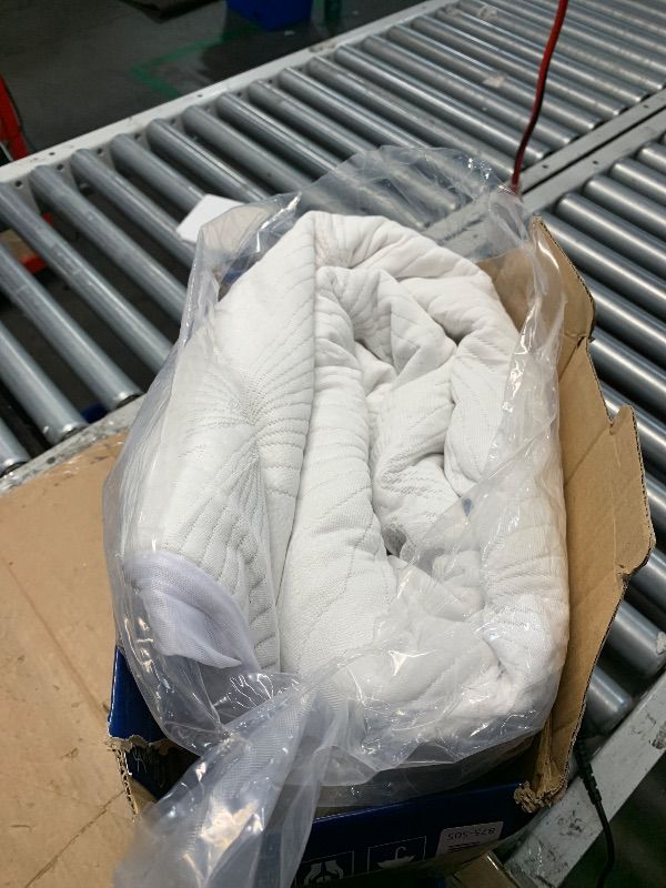 Photo 1 of ***MISSING CONTROLLER***
 Homemate Heated Mattress Pad King Size - 3D Knitted Jacquard Electric Mattress Pad King Bed Warmer with Dual Controller, 10 Heated Setting - Auto Off 8 Hours, Fit Up to 30 Inch, 80"x78"