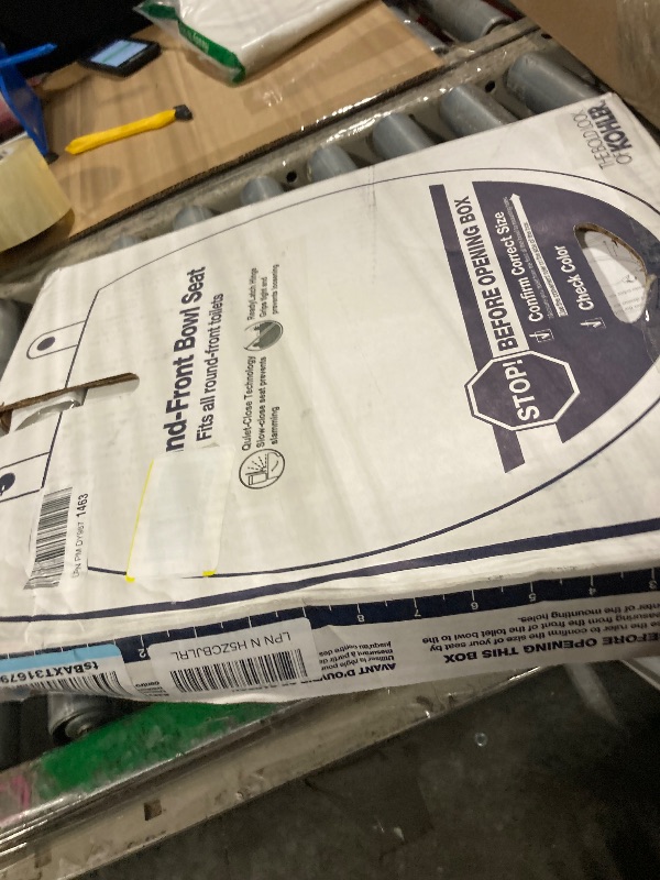 Photo 1 of **MAJOR DAMAGE**
KOHLER 4639-RL-0 Cachet ReadyLatch Round Toilet Seat Soft Close, White