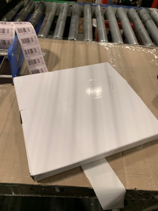 Photo 1 of ** NO REMOTES**
BlcTec 2 Pack Big Christmas Snowflakes Lights, 13 Inch Durable Metal Frame Snowflakes with Remote Control, 8 Modes, Timer, Waterproof Battery Operated Snowflake Lights for Christmas Party Decorations