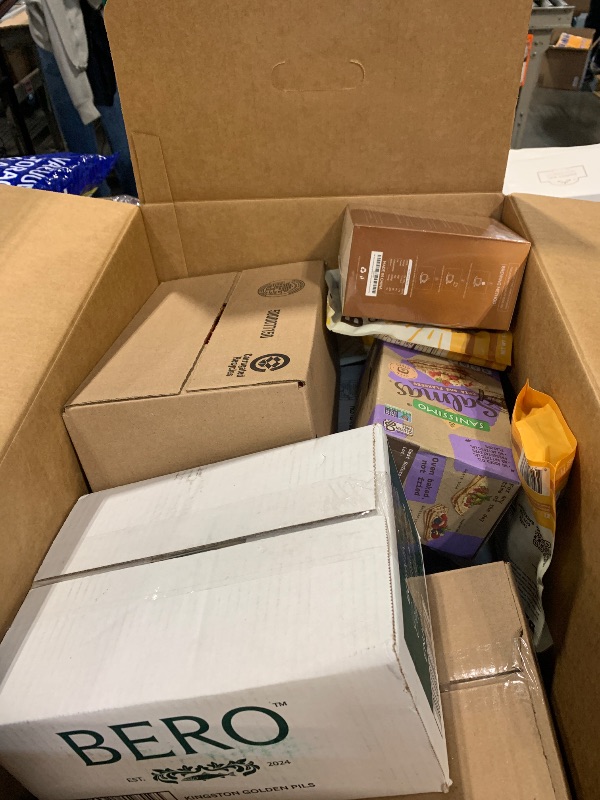 Photo 1 of ***AS IS / NO RETURNS -  FINAL SALE***
***BUNDLED BAG OF  ***
FOOD MIX