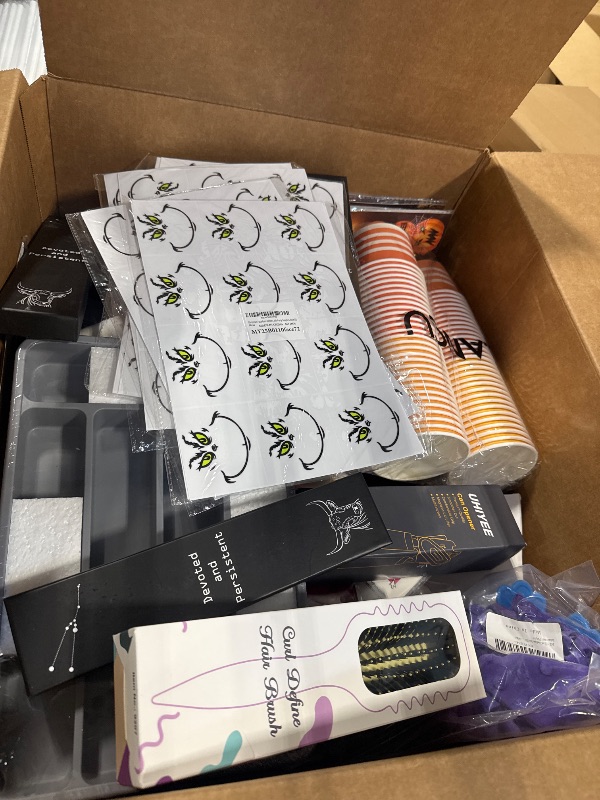 Photo 1 of ***AS IS / NO RETURNS -  FINAL SALE***
***BUNDLED BAG OF  ***
mix bag 