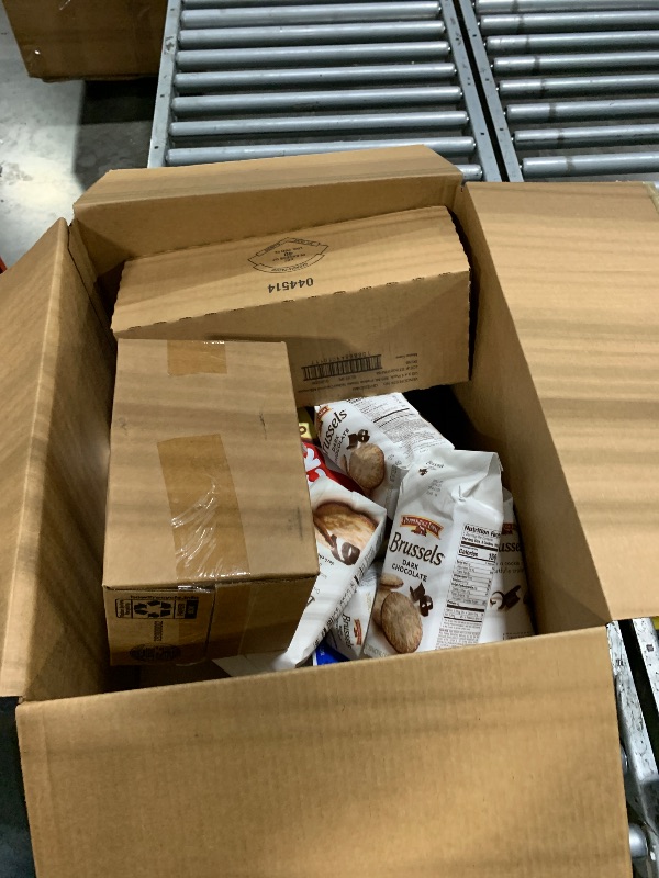 Photo 1 of *** FINAL SALE// AS IS /// MIXED FOOD  BUNDLE BOX*** EXP DATES 12/2025-01/2026