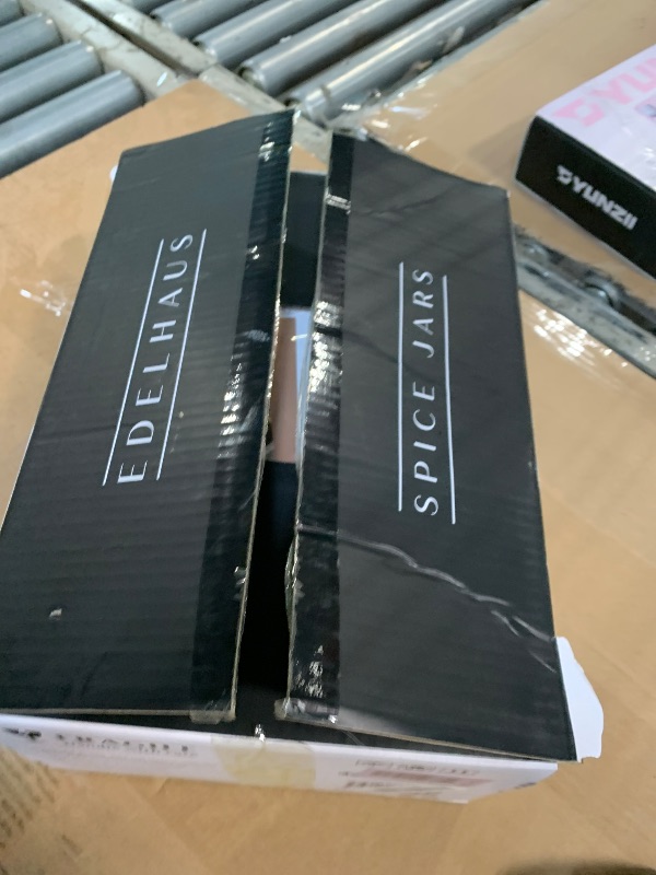 Photo 1 of **USED, NEEDS CLEANING**
EDELHAUS Square Spice Jars with Bamboo Wooden Lid (Pack of 24) Spice Jars with Shaker Insert and 240 Labels - Bamboo Lid Glass Container for Spice Organisation [4.3 in × 1.8 in]