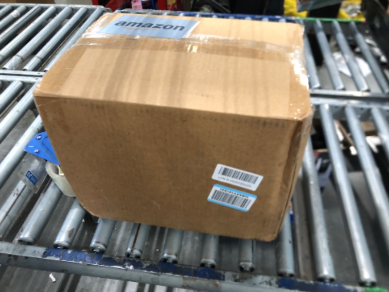 Photo 1 of ** HOLE IN 1 ** 4 Pack Large Moving Blankets 80 * 72in Heavy Duty Packing Blankets for Furniture Moving Shipping Wrapping Quilted Furniture Pads for Moving, Padded Mover Blankets