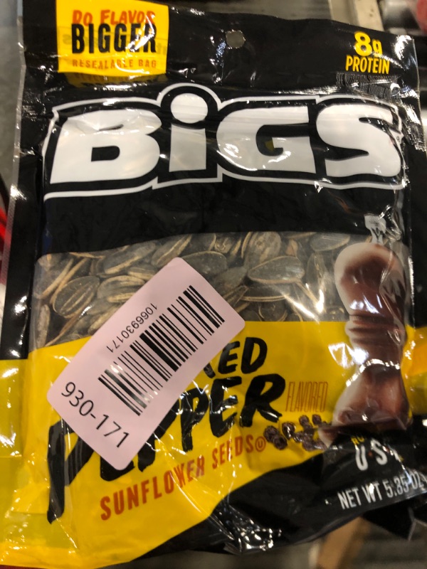 Photo 1 of BIGS Sunflower Seeds, Cracked Pepper Flavor, Baseball Stocking Stuffer, 5.35 oz.