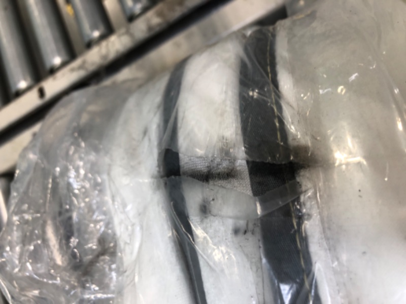 Photo 1 of *****MINOR DAMAGE, DIRTY SPOTS****Novilla King Size Mattress 12 Inch, Hybrid Mattress King Size with Comfy Support, Bed Mattresses in a Box with Individual Pocket Springs for Motion Isolation & Pressure Relief, Certipur-Us Certified