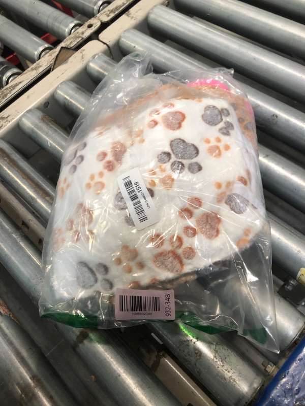 Photo 1 of 1 Pack 3 Blankets Super Soft Fluffy Premium Fleece Pet Blanket Flannel Throw for Dog Puppy Cat Paw Brown/Pink/White Medium(30x20 inch)