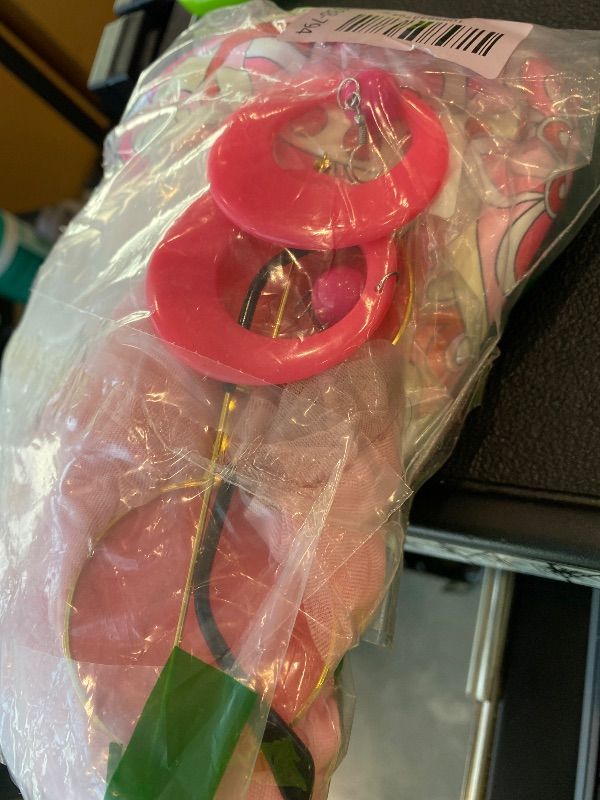 Photo 1 of *MINOR DAMAGE - USED*
Janmercy 5 Pcs 70s 80s Hippie Costumes Accessories for Women 70's Disco Outfit for Halloween Party Cosplay(Large,Classic)