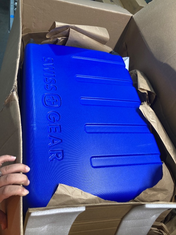 Photo 1 of **JUST THE LARGE ONE***SwissGear 7366 Signature Hardside Expandable Luggage with Spinner Wheels, TSA Lock, Cup-Holder, Cobalt, 3-Piece Set (19/23/27)