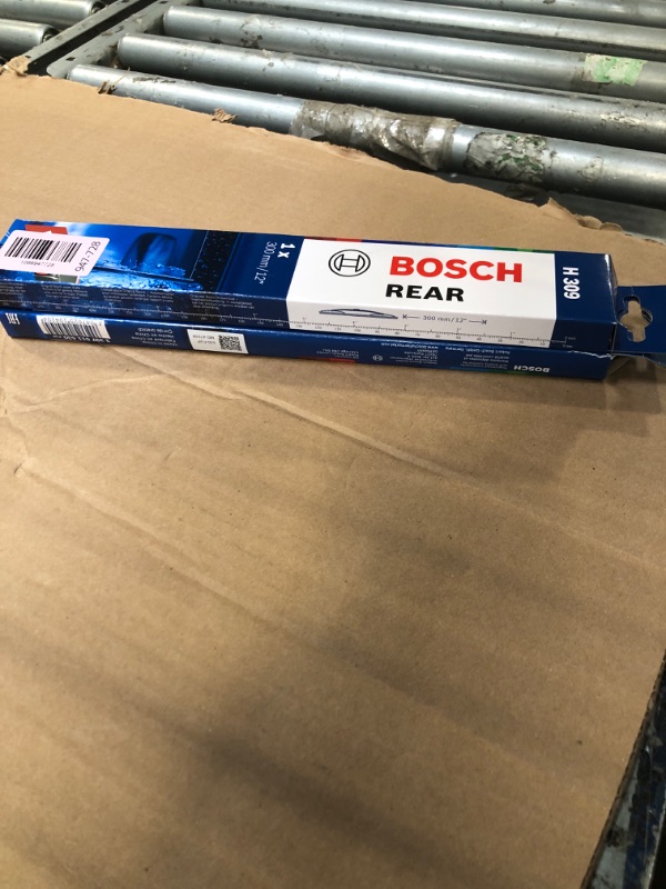 Photo 1 of ****TWO PACK***

BOSCH H309 OE Specialty Rear Wiper Blade; 12" - Single