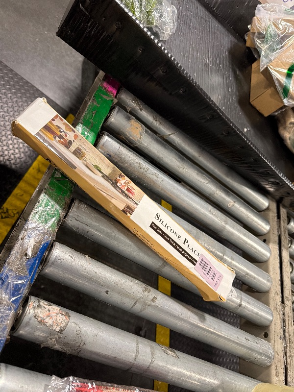 Photo 1 of ***SAME ITEM****27.5 ''by 19.6 ''Oversize Silicone Placemat for Craft Flexible Multipurpose Huge Extra Large Size Non Slip Waterproof Baking Mat Sheet Dark Green 1 PCS