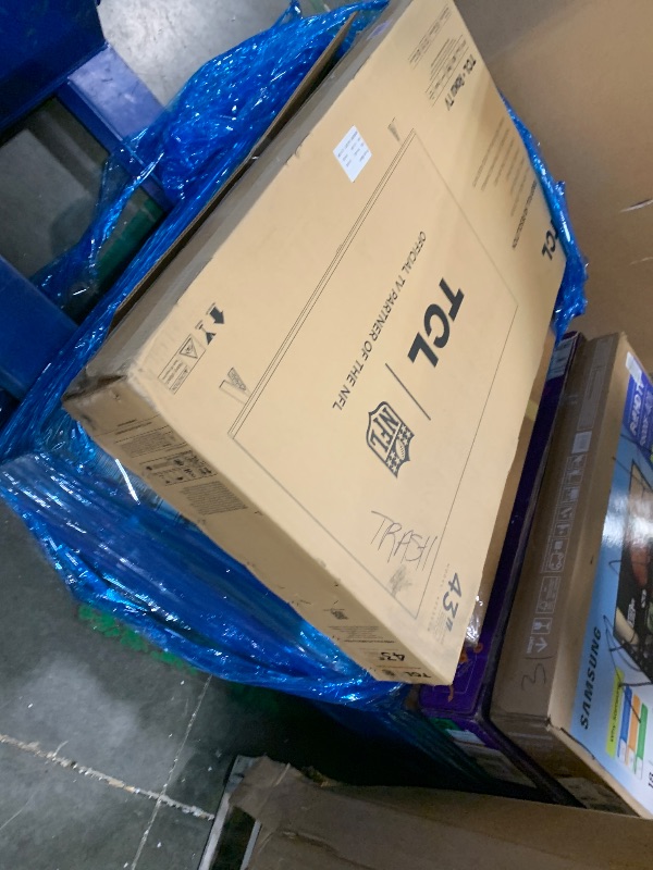 Photo 1 of ***SALE FINAL, TELEVISIONS NON FUNCTIONAL, FOR PARTS ONLY*** PALETTE OF MISC BROKEN TELEVISIONS, 5 TOTAL