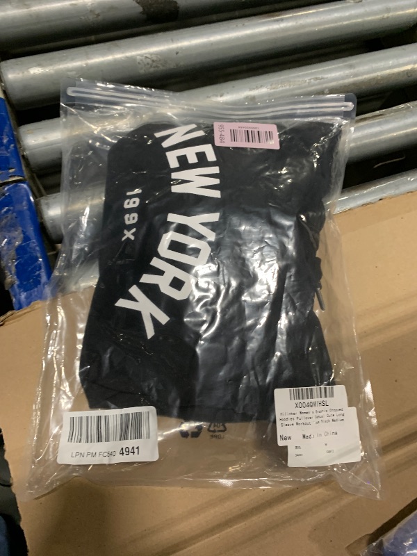 Photo 1 of ***CORRECT ITAM****Hilinker Women's Graphic Cropped Hoodies Pullover Casual Cute Long Sleeve Workout Tops Black Medium