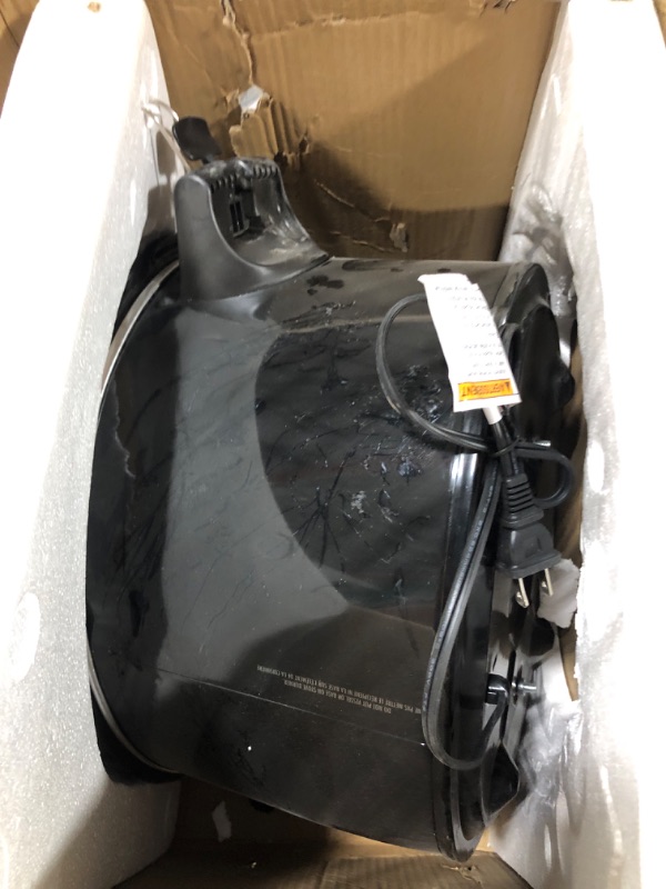 Photo 1 of ***Dented side****Hamilton Beach Slow Cooker, Extra Large 10 Quart, Stay or Go Portable With Lid Lock, Dishwasher Safe Crock, Black (33195)