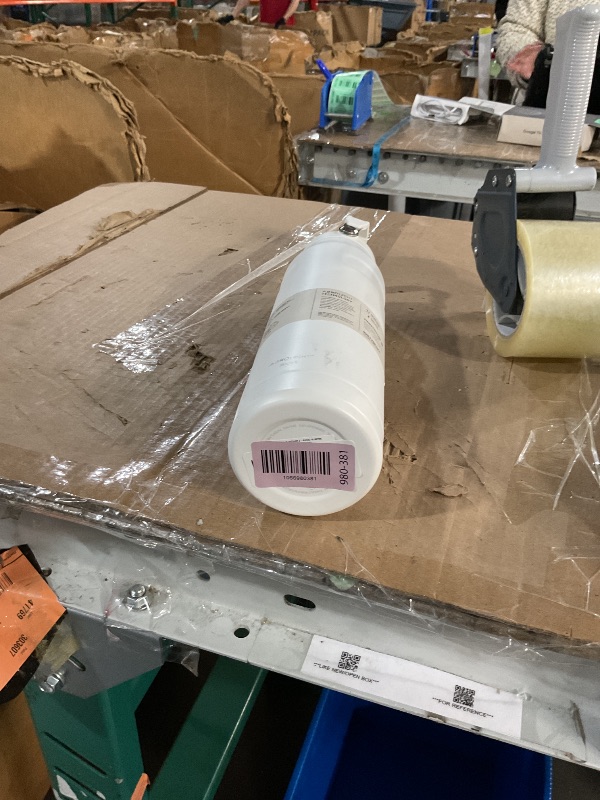 Photo 1 of * has minor scuffs on it *
Stanley IceFlow Flip Straw 2.0 Water Bottle 36 OZ | Built-In Straw with Larger Opening | Lightweight & Leak-Resistant | Insulated Stainless Steel | BPA-Free | Frost