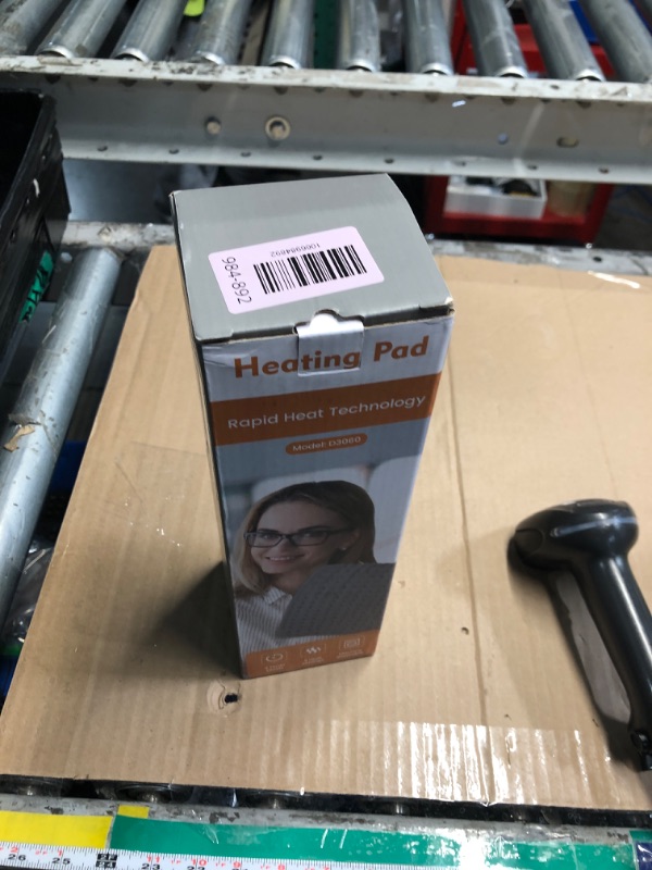 Photo 1 of ***(PARTS ONLY/ MAJOR DAMAGE/ NON FUNCTIONAL)****Heating Pad for Back Pain Relief, Heating Pads for Period Cramps with 9 Heat Settings & 4 Timers Auto-off, Machine Washable, Dry & Moist Heat, Soft Electric Heating Pad for Sore Muscles,Gift,12''×24''