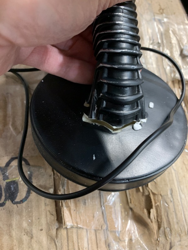 Photo 1 of ***(MAJOR DAMAGE/ SEE NOTES FOR DETAILS)***JRPLXIML Xenomorph Alien Desk Lamp, Decorative LED Light Fixture, Collectible Movie-Inspired Design, Black (A-Snake) H6.69icnh*L7.48inch*W3.15