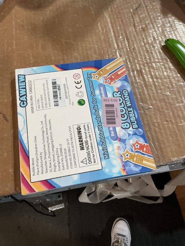 Photo 1 of 32 Pcs 8 Colors Neon Bubbles Party Favors For Kids, Mini Star Bubble Wand Bulk In Gift Box as Goody Bags Stuffer, Classroom Giveaways, Carnival Prizes Toy, Birthday Treats, Party Supplies For Toddlers