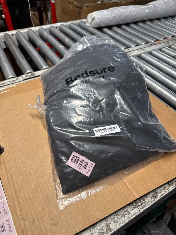 Photo 1 of ***MISSING PARTS***
Bedsure Queen Comforter Set 7 Pieces, Black Striped Bedding Set for All Seasons, Reversible, Cationic Dyeing Bed in a Bag with Comforter, Sheets, Pillowcases & Shams