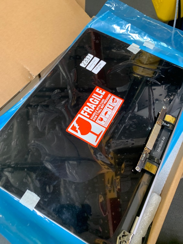 Photo 1 of NON FUNCTIONAL-- PARTS ONLY -------------------------------GBOLE Screen Replacement for MacBook Air A2337 M1 2020 Year EMC 3598 Retina Display LCD Screen Full Assembly Complete Top Assembly 13.3" 2560x1600 (Space Gray)