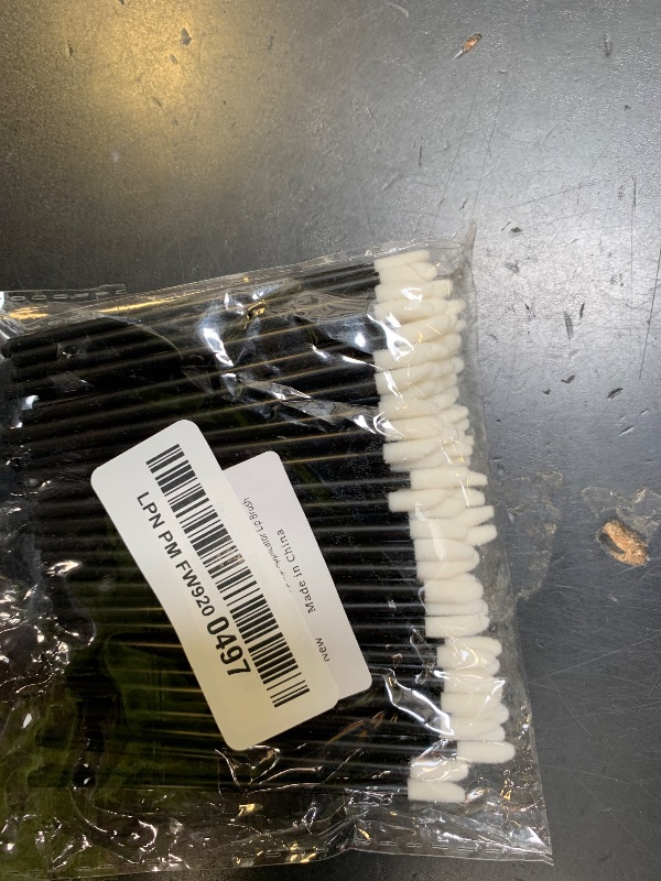 Photo 1 of 100 Pieces Disposable Lip Wands Lip Gloss Applicators Lipstick Lint Free Wands Makeup Applicator Lip Brushes Doe Foot Applicator