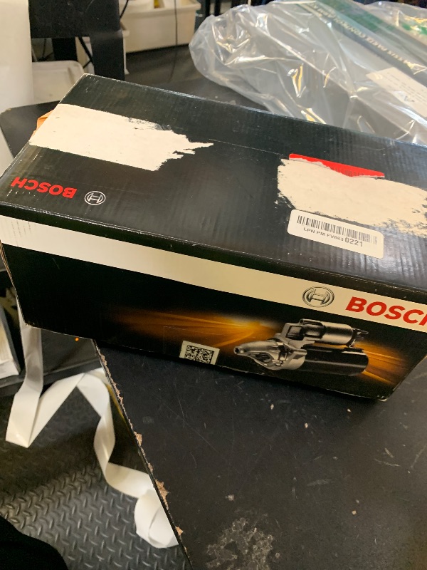 Photo 1 of BOSCH SR0469N Original Equipment New Starter - Compatible with Select Freightliner Sprinter 2500/3500; Mercedes-Benz Sprinter 2500/3500, Sprinter 3500XD, Sprinter 4500