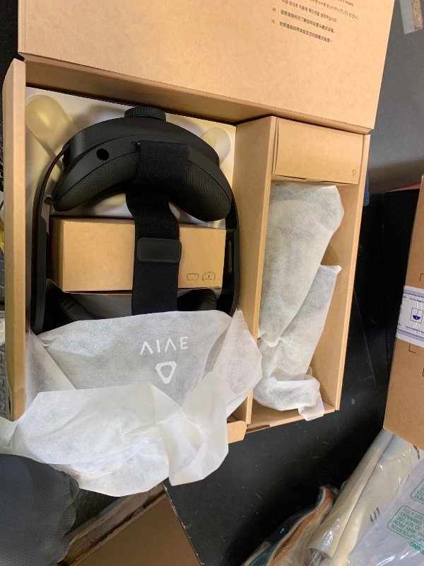 Photo 1 of HTC Vive Focus Vision Wired Bundle — XR Headset with DisplayPort PC VR Streaming Kit1067036682
LPNPMFW0522695
