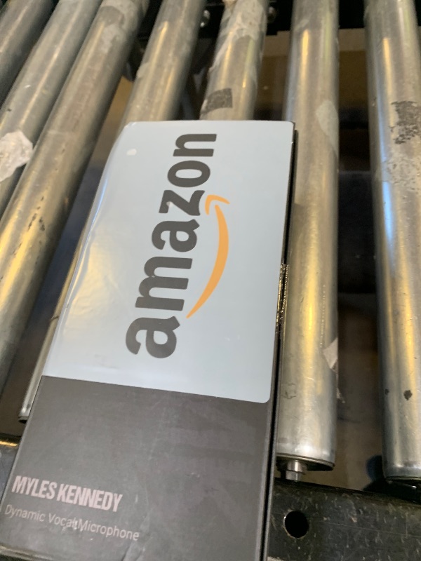 Photo 1 of SE ELECTRONICS V7 Dynamic Microphone for Singing, Speech & Studio Recording - XLR Handheld Professional Microphone with Supercardioid Aluminum Voice Coil for Huge Gain Before Feedback - Myles Kennedy