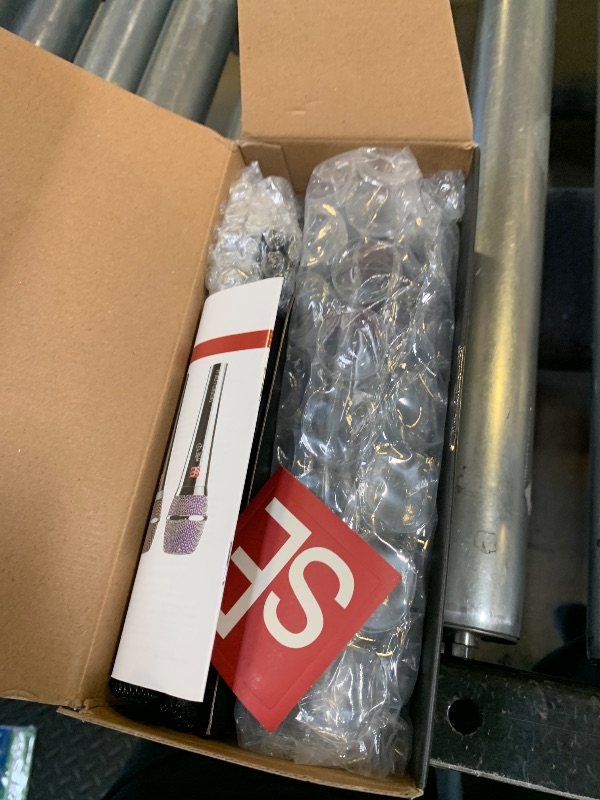 Photo 1 of SE ELECTRONICS V7 Dynamic Microphone for Singing, Speech & Studio Recording - XLR Handheld Professional Microphone with Supercardioid Aluminum Voice Coil for Huge Gain Before Feedback - Myles Kennedy