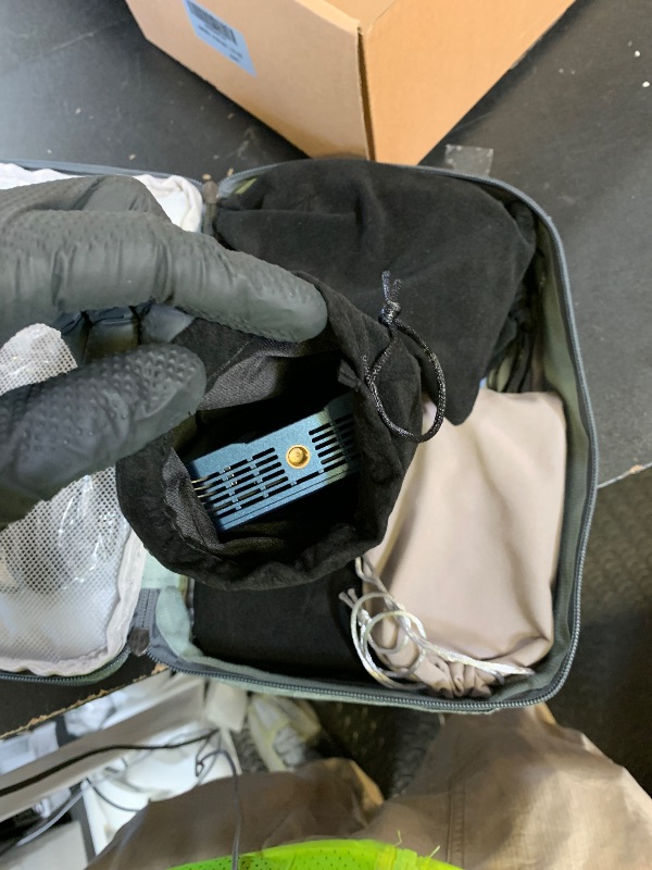 Photo 1 of Wireless HDMI 4 Receivers and Transmitter,4K@30HZ?Up to 4 RX,Extender Plug and Play,820FT,2.4/5.8G Wirelessly Simultaneous Expansion for Suitable from laptops?TVs and Camera,REMOT