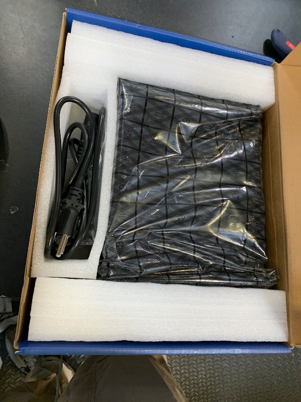 Photo 1 of 8 Port 10G Ethernet Switch, 10Gbe-RJ45 Port Network Switch Unmanaged Support 100M/1000M/2.5G/5G/10G, Auto-Negotiation, for 10G NAS, PC, NIC, Plug & Play, 160Gbps Switching Capacity, Desktop/Rack Mount