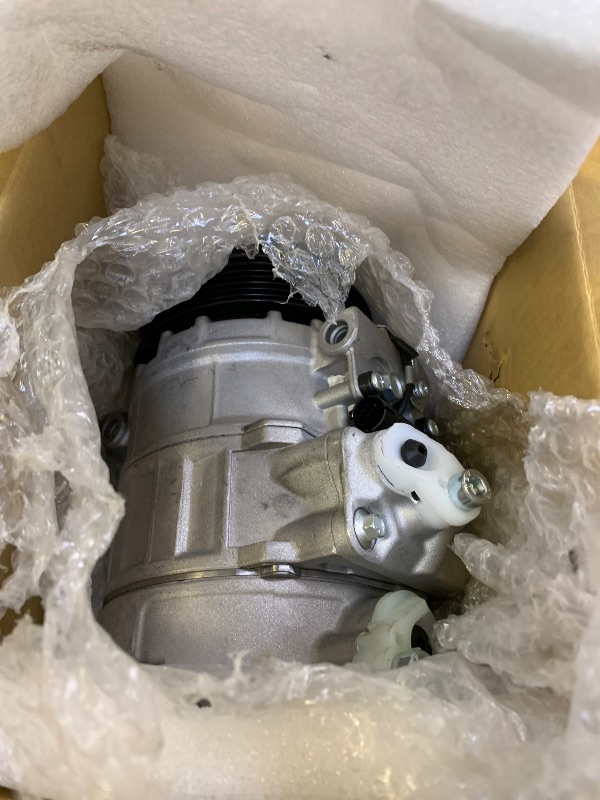 Photo 1 of Torchbeam AC Compressor with Clutch no78356, for Mercedes-Benz E320 1996-2003, ML320 1998-2002, SLK230 1998-2001, CLK320 1998-2002, 2003 3.2L, C230 1997-2000 6511631, 78356 ac a/c compressor
