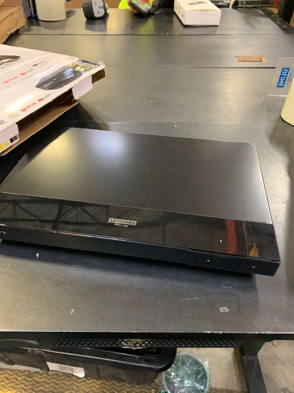 Photo 1 of Sony X700-2K/4K UHD - 2D/3D - Wi-Fi - SA-CD - Multi System Region Free Blu Ray Disc DVD Player - PAL/NTSC - USB - 100-240V 50/60Hz Cames with 6 Feet Multi-System