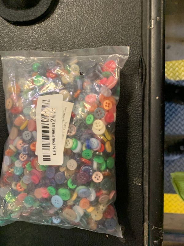 Photo 1 of 1000 Pcs Resin Buttons, 2 and 4 Holes Assorted Sizes Round Craft Buttons for Crafts Sewing, Mixed Color