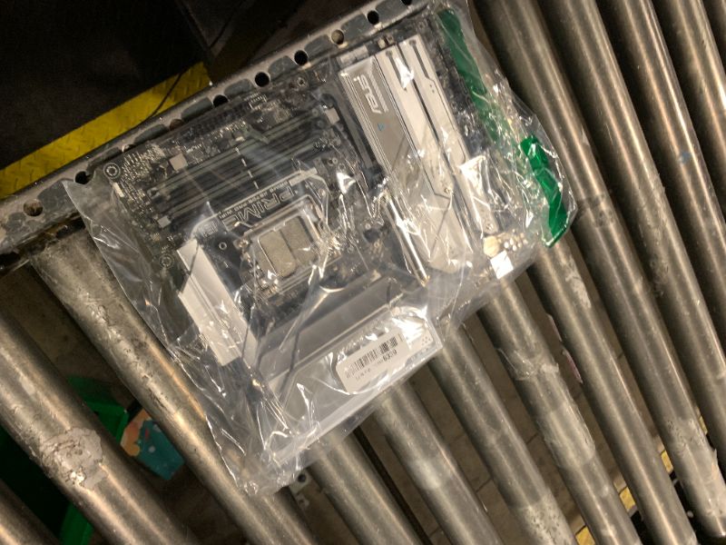 Photo 1 of BROKEN PCI SLOT AND PIN SELL AS PARTS
ASUS Prime X670E-PRO WiFi AMD X670 AM5 Ryzen™ Desktop 9000 8000 & 7000 ATX Motherboard with PCIe® 5.0, Four M.2 Slots, DDR5 Slots, USB 3.2 Gen 2x2 Type-C®, USB4® Support, WiFi 6E, and 2.5G Ethernet