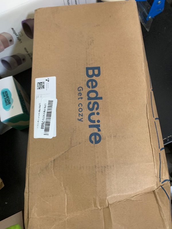 Photo 1 of Bedsure Comforter Duvet Insert - Quilted Comforters Twin XL Size, All Season Duvet, GentleSoft Down Alternative Bedding, with 8 Tabs, Gifts for Women/Men, White, Twin XL 92 x 68 Inches