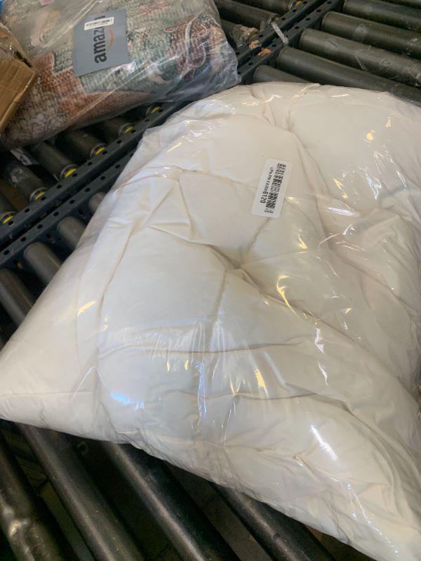 Photo 1 of Amazon Essentials Women's Oversized Long Hooded Insulated Puffer Jacket (Available in Plus Size), Eggshell White, 2X