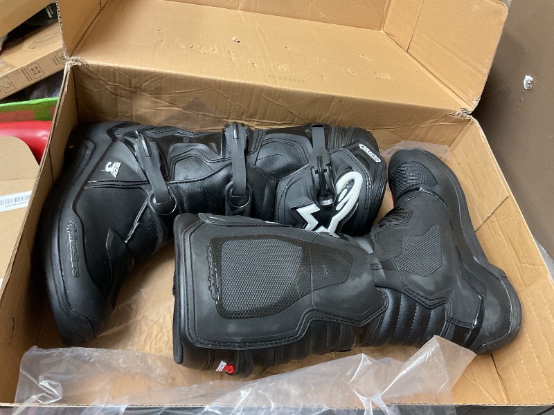Photo 4 of Alpinestars Tech 3 Motocross Boots, Durable & Lightweight, CE-Certified For Off-Road Powersports, 11, Black