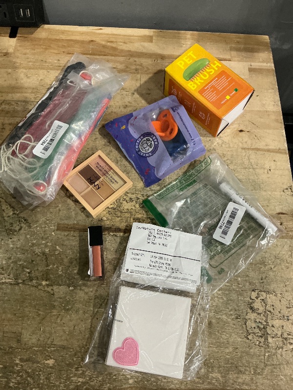 Photo 1 of *FINAL SALE 7 ASSOTRTED MISC ITEMS 