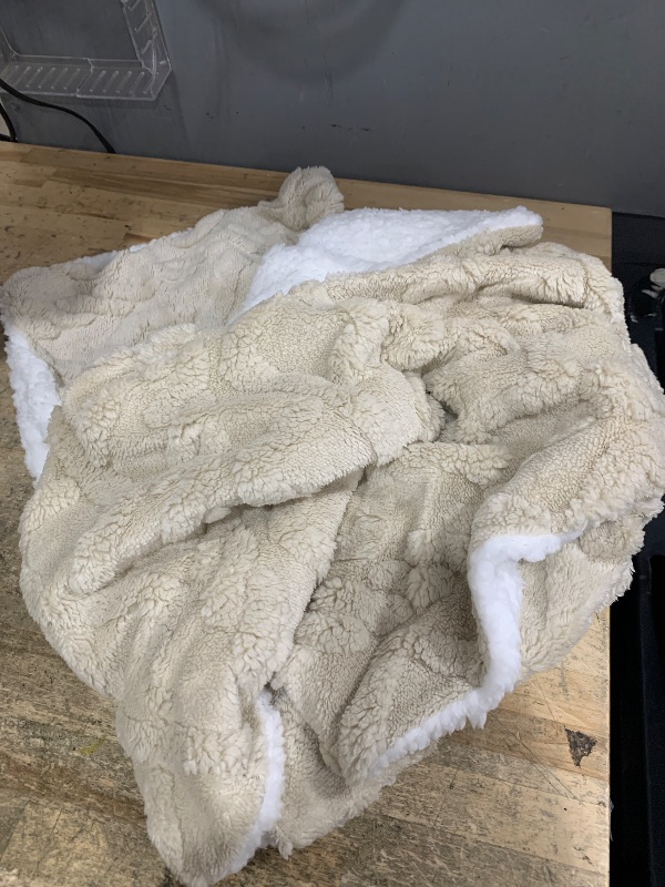 Photo 1 of ***HEAVILY USED***
Andency Fluffy Sherpa Queen Comforter Set, Super Soft Beige Fleece Warm Bedding for Winter, Luxury Jacquard Boho Thick Fuzzy Plush Bed Set 3 Pieces(1 Shaggy Comforter, 2 Pillowcases)